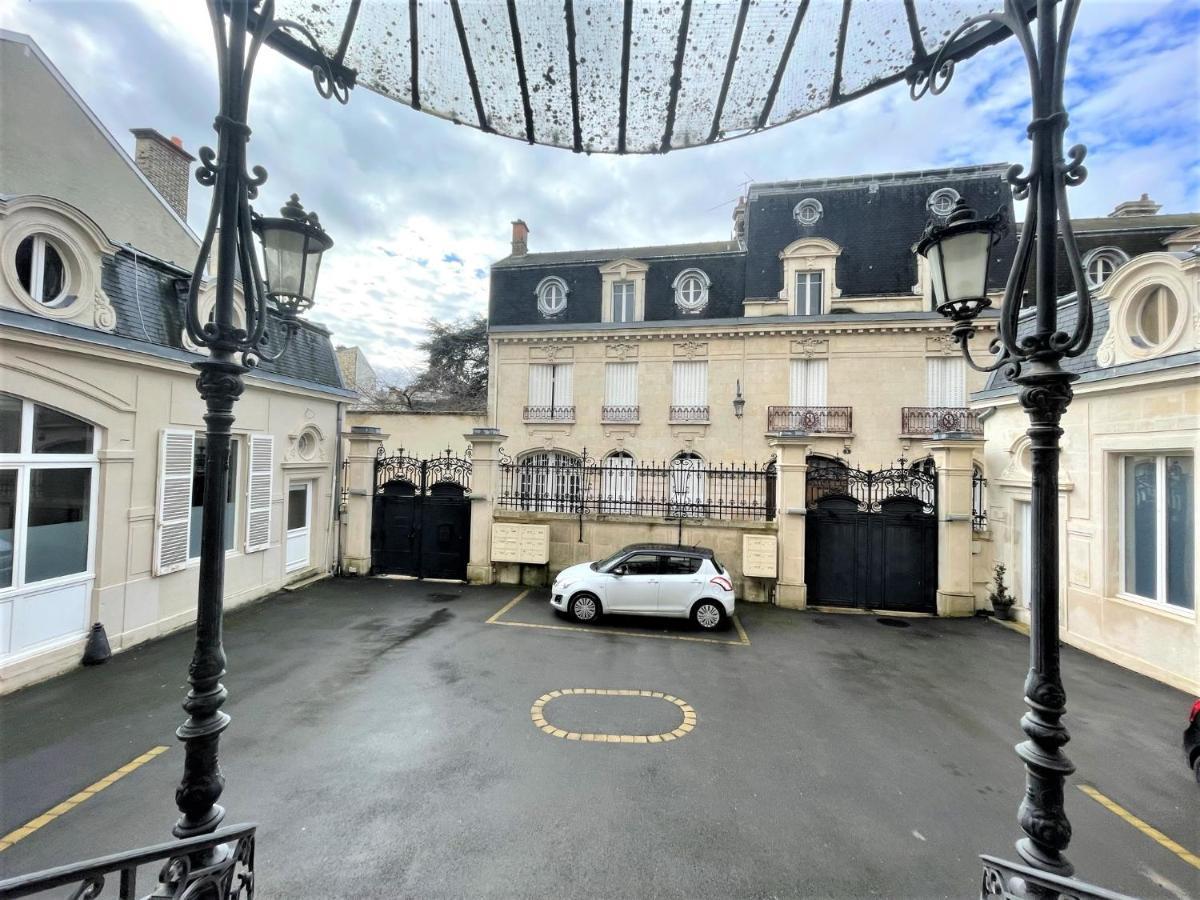 Aux Clefs Des Sacres - Dans Un Hotel Particulier Situe Rue Du Marc - Reims - Hyper Centre Forum Mairie Boulingrin Exteriér fotografie